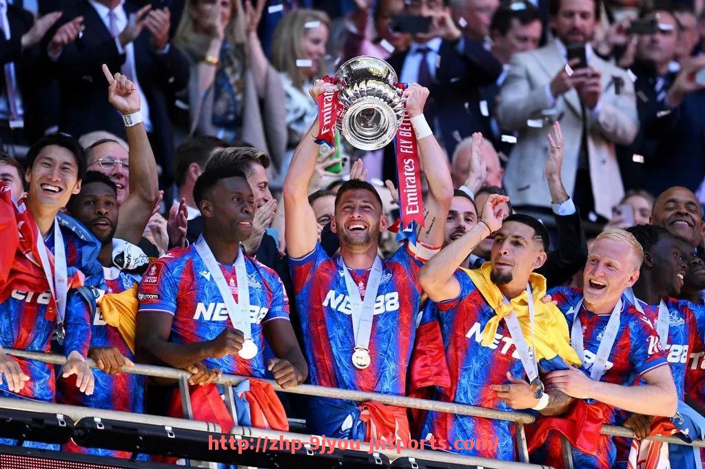 J9九游会登录入口-法甲球队资金运作模式解析：预算控制与市场策略详解